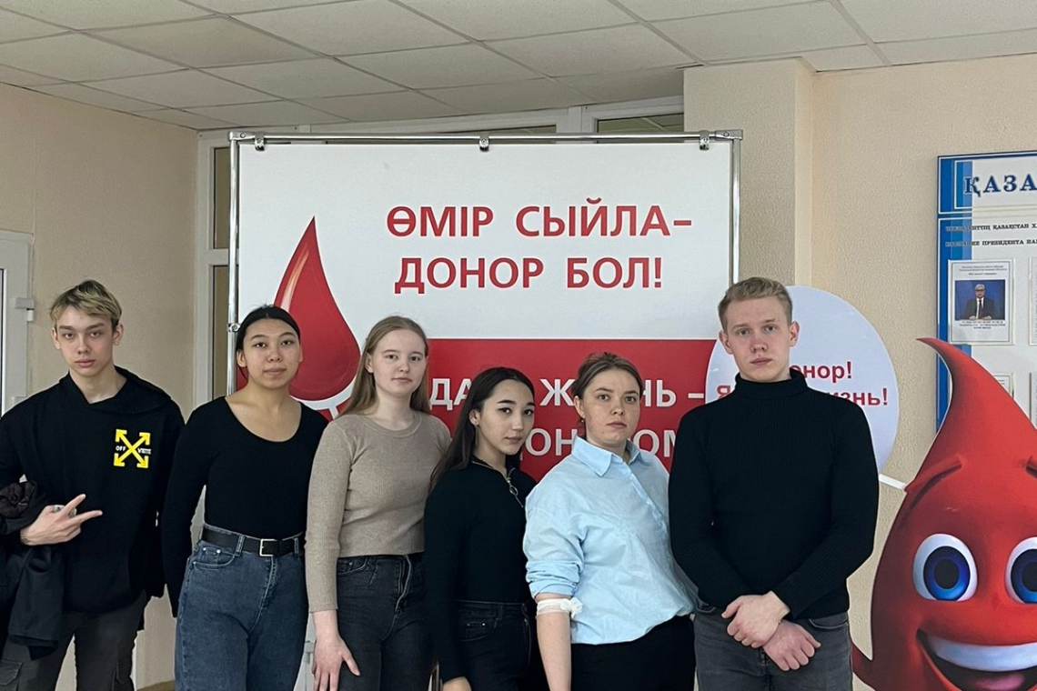 Студенты и преподаватели Северо-Казахстанского высшего медицинского колледжа посетили центр крови, и стали донорами